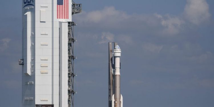 Boeing delays spaceflight again as it continues to struggle with leak