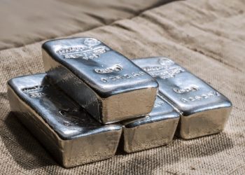 Silver Prices Up 0.32%, Awaiting ISM PMI Impact