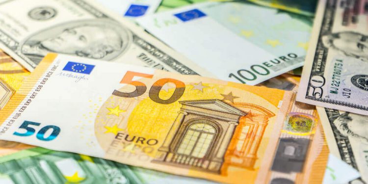EUR/USD Flat at 1.0735 as Europe Faces Political Turmoil