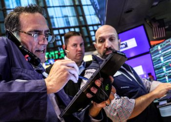 S&P 500 closes above 5,600 for the first time, lifted by gains in Big Tech
