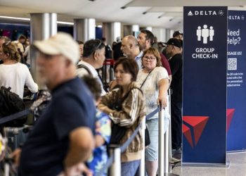 Delta cancels hundreds more flights as its recovery from global CrowdStrike-Microsoft outage lags