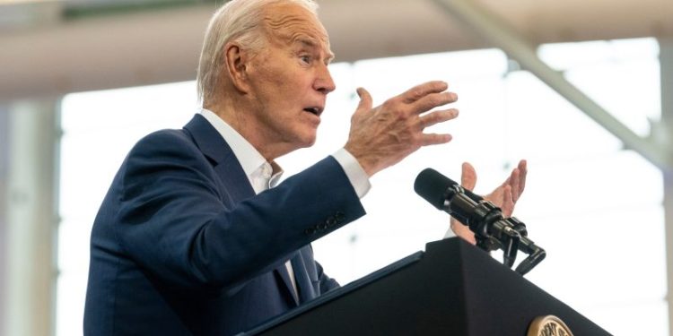 Some Democrats still uneasy as Biden tries to shore up support