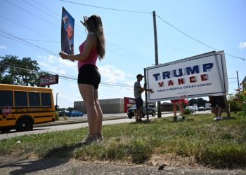 Investigators raced to crack into phone used by Trump rally gunman