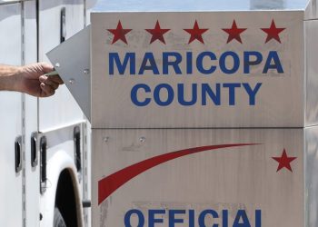 Arizona voters head to polls to pick nominees for Senate, House seats