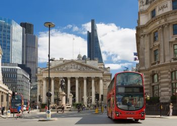 London Stock Market Today – Why Is FTSE 100 Declining?