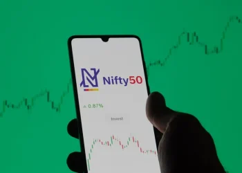 The Nifty pulls back while the German 40 starts to recover