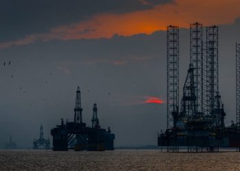 Oil and Natural Gas: Oil is moving above the $84.00 level