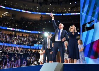 Tim Walz bolstered by Clinton, Pelosi and Oprah in formal debut as Harris’s VP