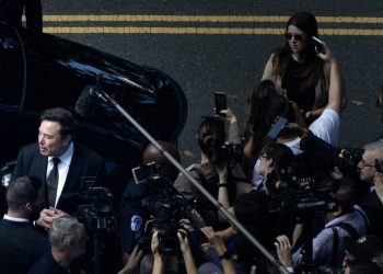 Elon Musk’s misleading election claims reach millions and alarm election officials