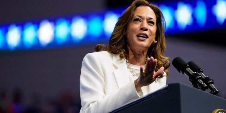 Harris campaign organizes to target Republican voters, touts support from GOP dissenters