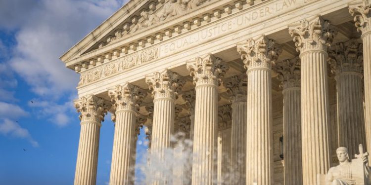 Poll: Americans favor Supreme Court term limits, oppose more justices
