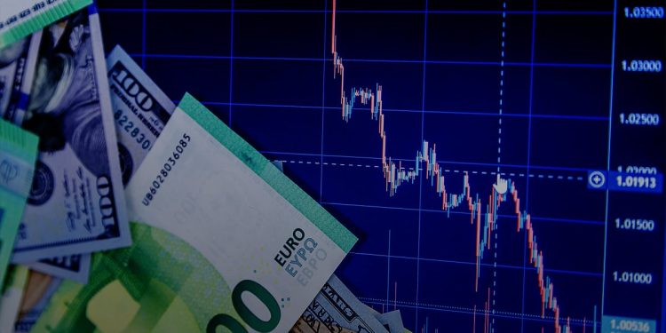 EURUSD and GBPUSD: GBPUSD under pressure to stay bullish