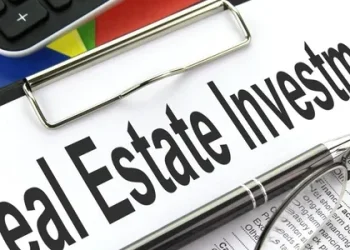 EARN Stock Price Forecast: Is It Worth Buying?