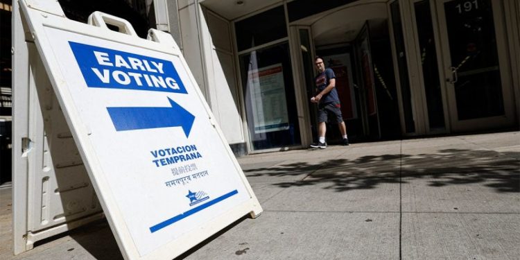 Harris holds big advantage among early voters, Trump with Election Day voters: poll