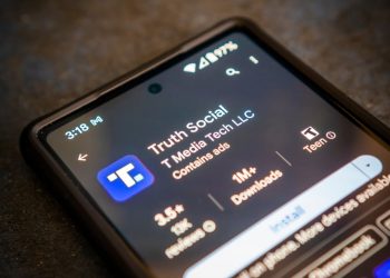 Trump Media Shares Jumped 18.5%.Will It Pass Key Resistance?