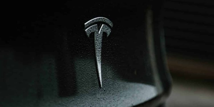 Tesla Stock Earnings: 3% Drop Amid Delivery Issues