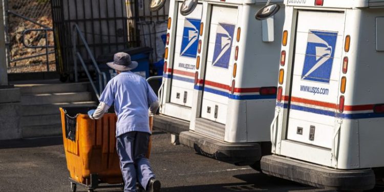 USPS resumes shipments from China in abrupt about-face