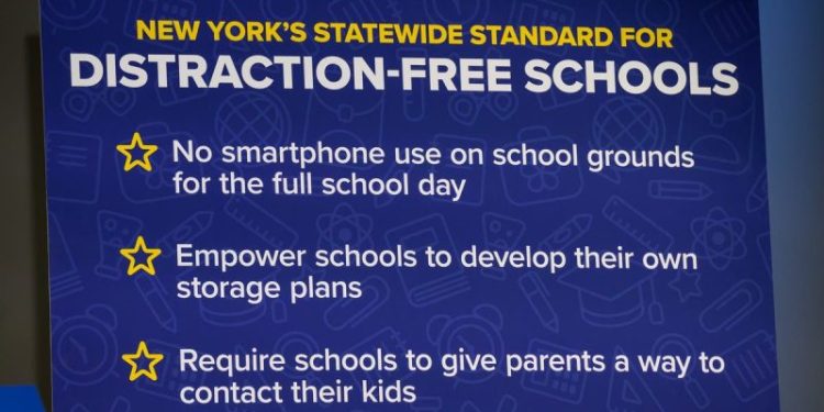 Teens spend more than a quarter of their time at school on phones, new study finds