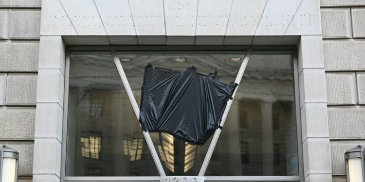 USAID instructions for fired employees gives them 15 minutes to gather belongings from shuttered DC building