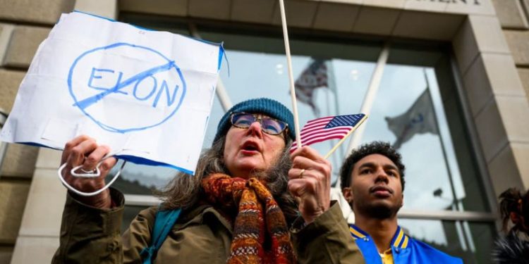 Conservative justices ‘stunned’ by Supreme Court’s USAID decision, lambaste majority in scathing dissent