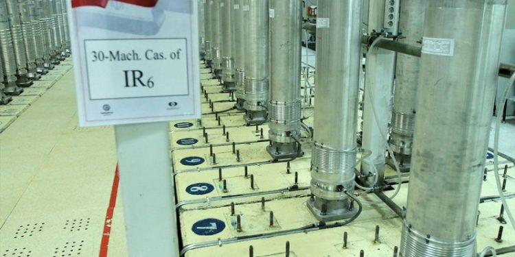 Trump targets Iranian oil with sanctions, increasing pressure on Islamic Republic to make deal on nukes