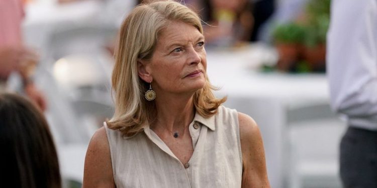 Republican senator calls caucusing with Democrats an ‘interesting hypothetical’