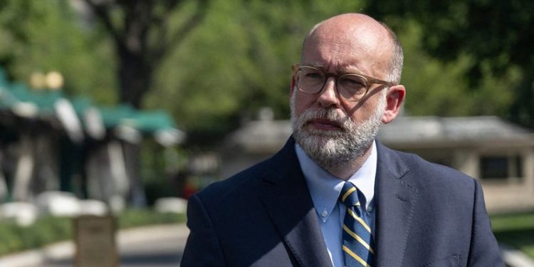 ‘Irrelevant’: Senators push back against Vought’s call for more partisan spending process