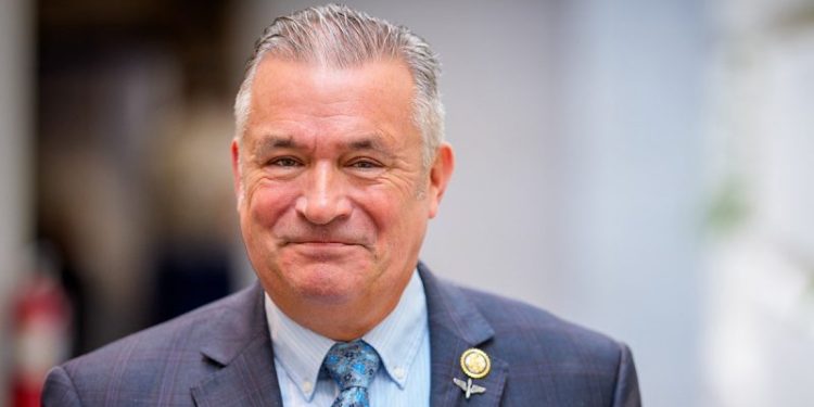 Is Putin stringing Trump along to sidestep US sanctions while bombing Ukraine?